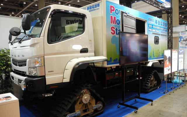 神鋼造機のクローラ型移動電源車「どこ電くん」