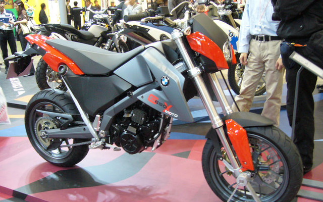 【東京モーターサイクルショー07】BMWもモタードを出す時代です