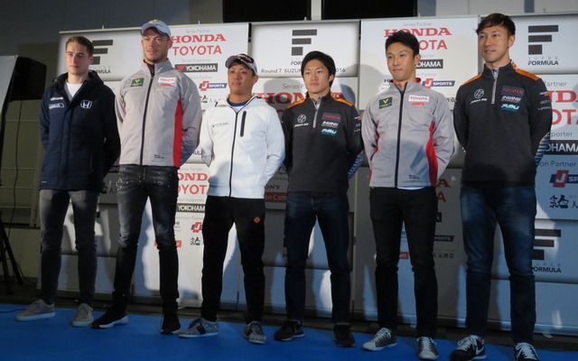 予選前日、金曜会見に臨んだタイトル有力候補6人。左からバンドーン、ロッテラー、関口雄飛、国本雄資、中嶋一貴、石浦宏明。