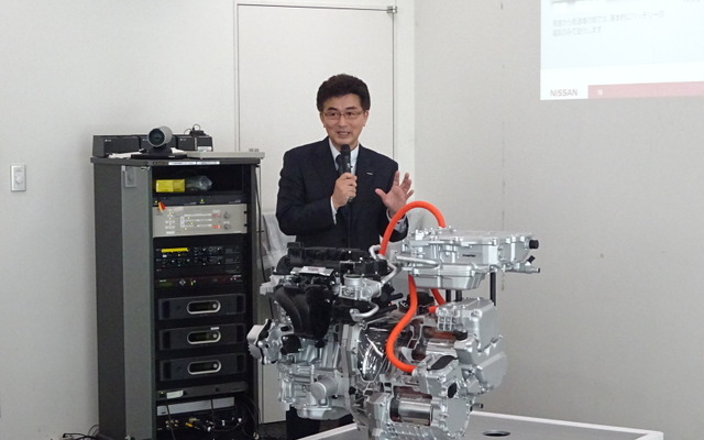 日産　仲田直樹パワートレイン主管とe-POWERのカットモデル