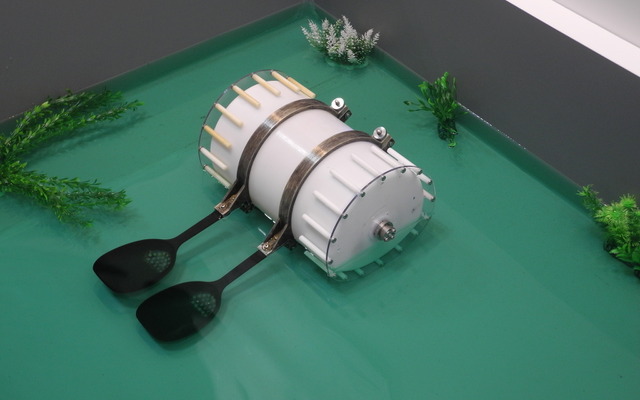 会津大学が開発した「アイガモロボット」