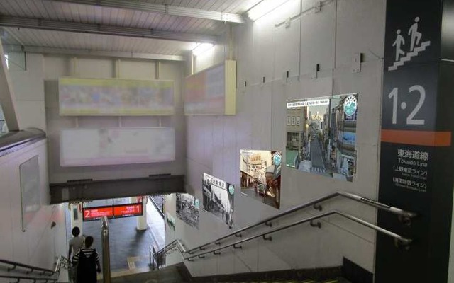 開業100周年にあわせて辻堂駅の階段などに設置される写真パネルのイメージ。11月25日頃から掲出される。
