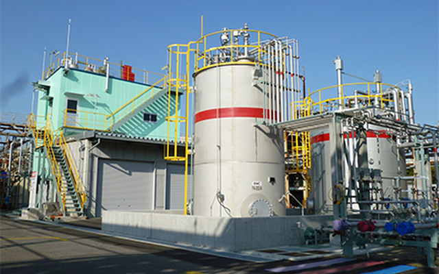 名古屋工場に建設した電解液製造設備
