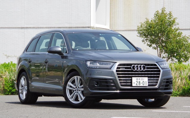 アウディ Q7