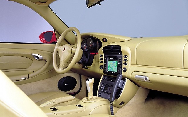 【乗った!! 新型『911』】インテリアなんだけどさあ、ねえ