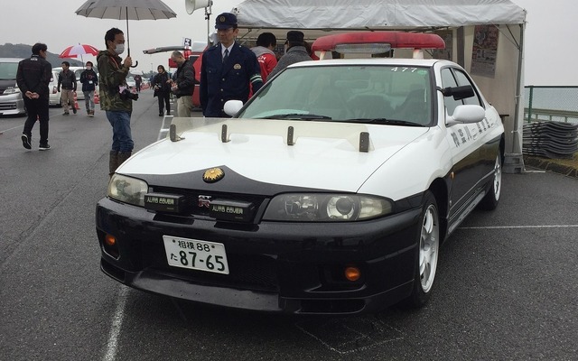 AOG湘南里帰りミーティング2016。神奈川県警が所有するスカイラインGT-Rのパトカー。オーテックバージョンの40thアニバーサリーがベースだ。