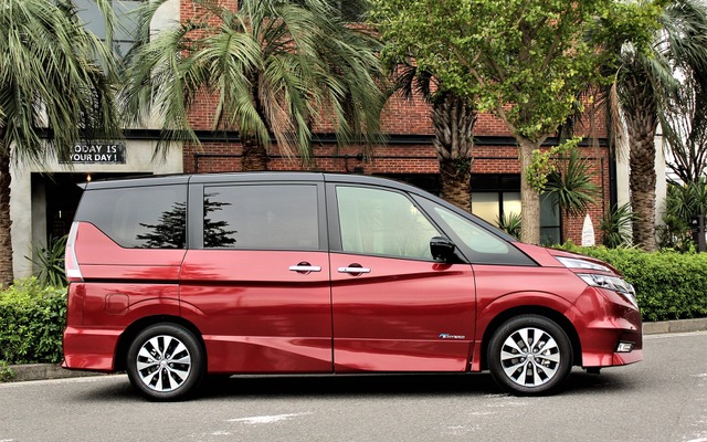 日産 セレナ