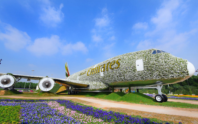 エミレーツ航空、花で覆われたA380実物大展示物を公開へ