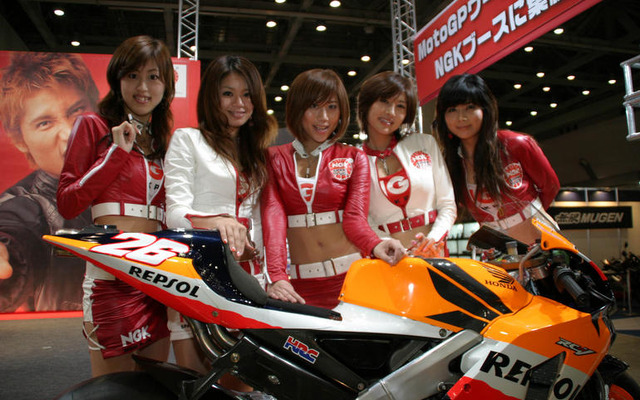 【東京モーターサイクルショー07】コンパニオン写真蔵…その20・NGK