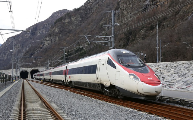 世界最長の列車トンネル、スイスに開通…青函トンネルより長い 世界最長の列車トンネル、スイスに開通…青函トンネルより長い