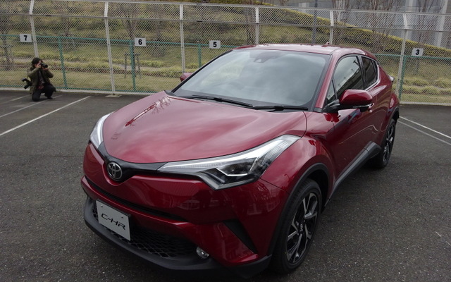 トヨタC-HR　1.2リットルターボ車
