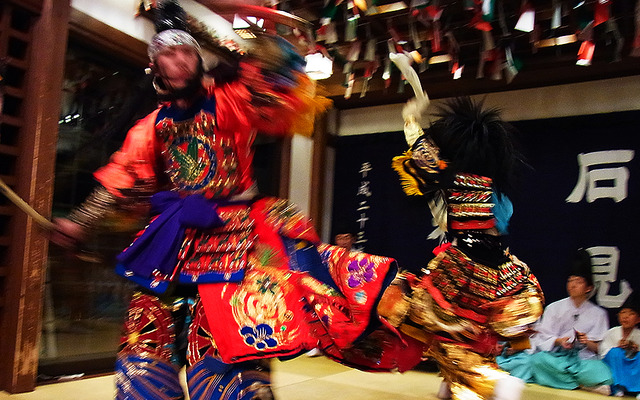 有福温泉神楽団による石見神楽「八幡」（江津市・有福温泉湯の町神楽殿）