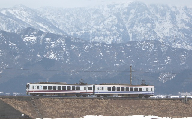 ほくほく線の普通列車の一部が2017年3月のダイヤ改正で快速に変更される。