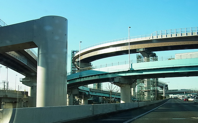 東関道上から見えた高谷ジャンクション（仮称）