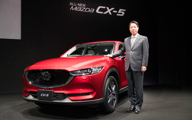 マツダ小飼社長とCX-5新型　《撮影　雪岡直樹》