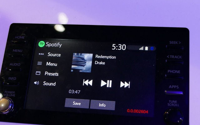 EntuneブランドのSDL対応車載器。Spotifyが稼働している