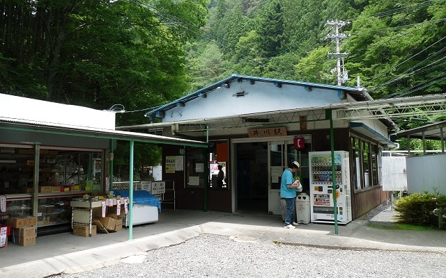 大井川鐵道の井川線は3月11日の全線再開が決まった。写真は井川線の終点・井川駅。