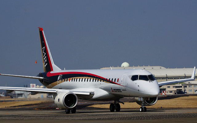 愛知県営名古屋空港で飛行試験を行う「三菱リージョュナルジェット（MRJ）」の初号機。今はアメリカで飛行試験を続けている。