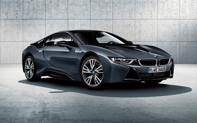 BMW i8プロトニックダークシルバー