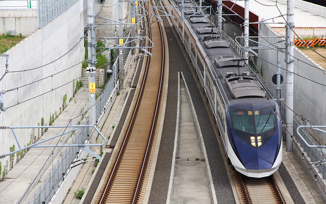 京成電鉄の特急スカイライナー。京成上野～成田空港間を結んでいる。