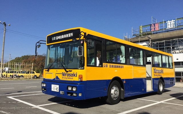 韮崎自動車教習所の「大型・大型特殊・大型二種・牽引教習車」体験試乗会に参加してきました。今回は大型二種（バス）とけん引（トレーラー）に挑戦。