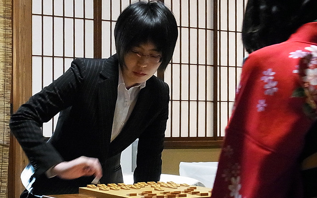 第43期岡田美術館杯女流名人戦五番勝負第1局、里見香奈女流名人対上田初美女流三段（2017年1月15日、岡田美術館）