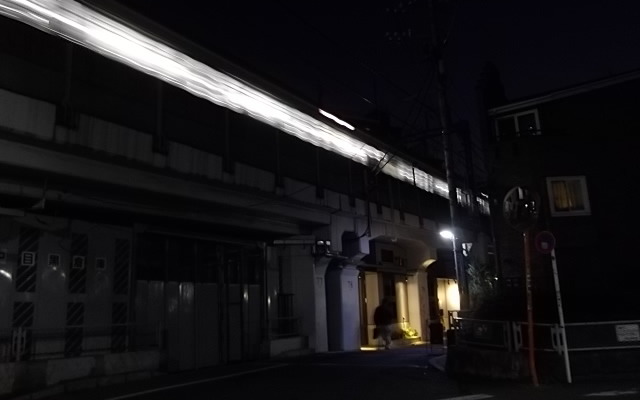中目黒駅に、NYアートの空間出現。アーティストは須藤俊