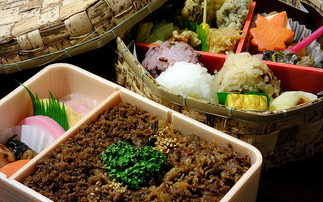 肉をメインにした人気駅弁（イメージ）