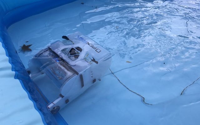 水中ドローンROV（遠隔操作型無人潜水機）