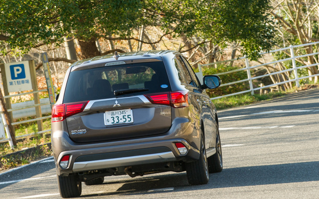 三菱 アウトランダーPHEV（オプション装着車）