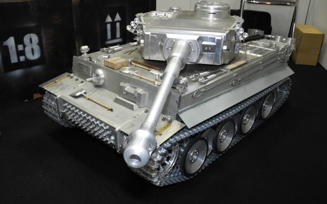 ギフトショー2017】1/6スケールのラジコン戦車が登場、オール ギフトショー2017】1/6スケールのラジコン戦車が登場、オール