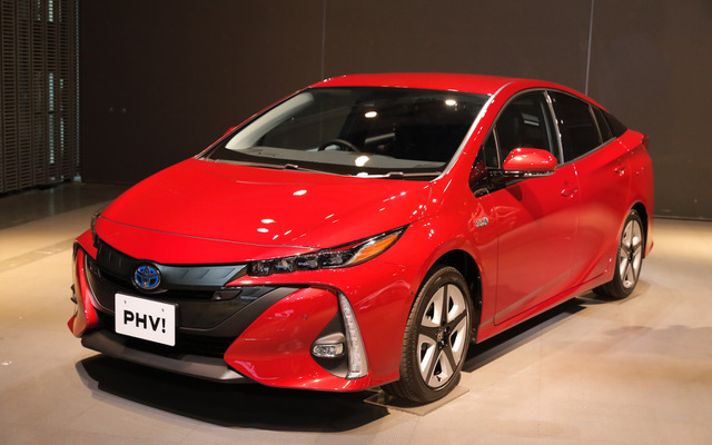 トヨタ・プリウスPHV新型
