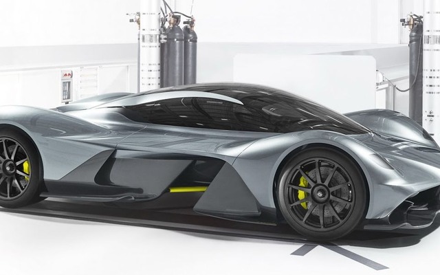 アストンマーティンとレッドブルのAM-RB 001