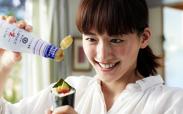 キッコーマン食品 新CM「はるかの初体験 手巻き寿司 間違ってました」