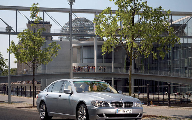 BMWジャパン、水素自動車で国内で公道試験を実施へ