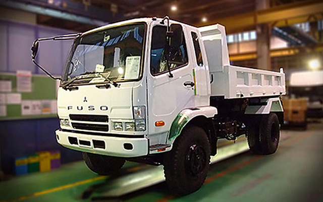 中型トラック「ファイター」のダンプ