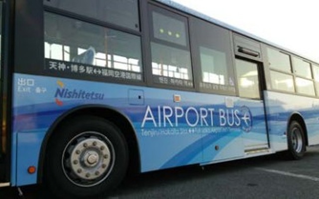 「Fukuoka Airport Bus」ラッピングバス（1）