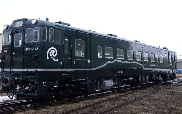 3月26日から運用される道南いさりび鉄道の新塗装車。夏をイメージした塗装になった。