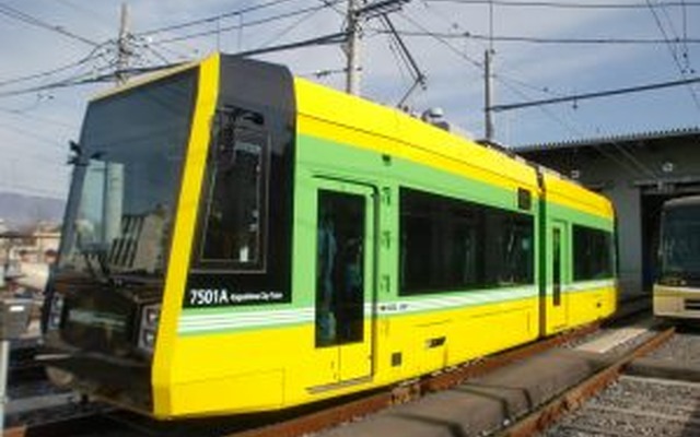 鹿児島市電としては3代目となる超低床電車「ユートラムIII」。2両が導入される。