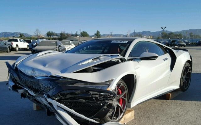 オークションに出品中のホンダ NSX 新型の事故車