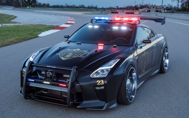 日産 GT-R のポリスカー、「コップジラ」