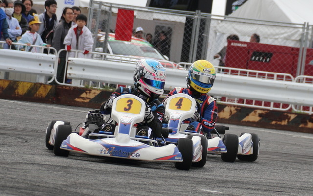 モータースポーツジャパン2017で開催されたメーカー対抗お台場カートグランプリ