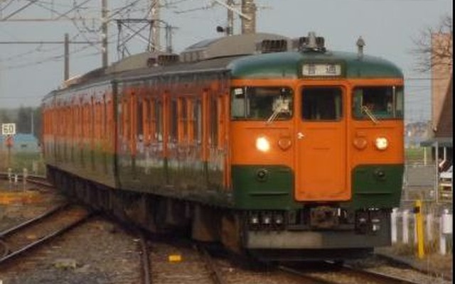 JRから乗り入れていた時代の115系湘南色車。