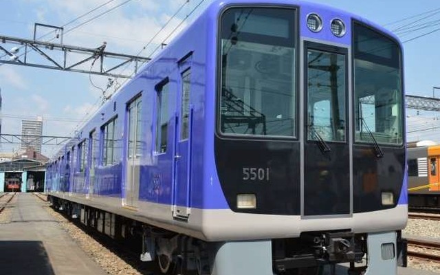 リニューアルされた阪神5500系の第5501編成。5月2日から営業運用に入る。