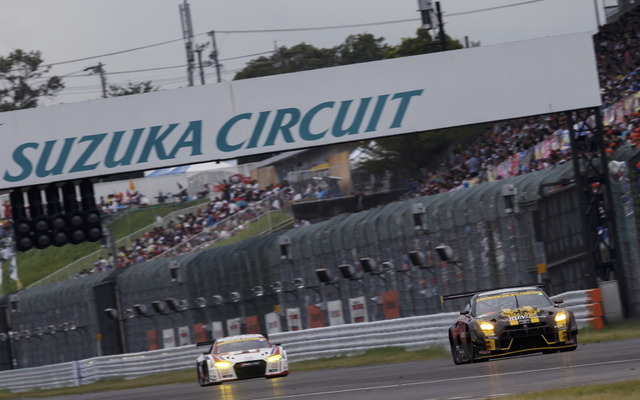 2016年の鈴鹿1000kmレース（GT300クラス）。