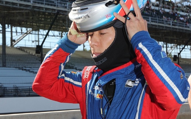 ファスト9の予選アタックに向かう佐藤琢磨。