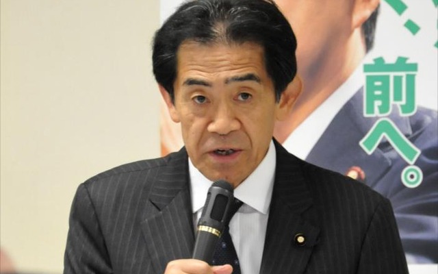 逢沢一郎氏は、自民党オートバイ議員連盟（議連）・同党政務調査会二輪車問題対策プロジェクトチーム（PT）で座長を務める