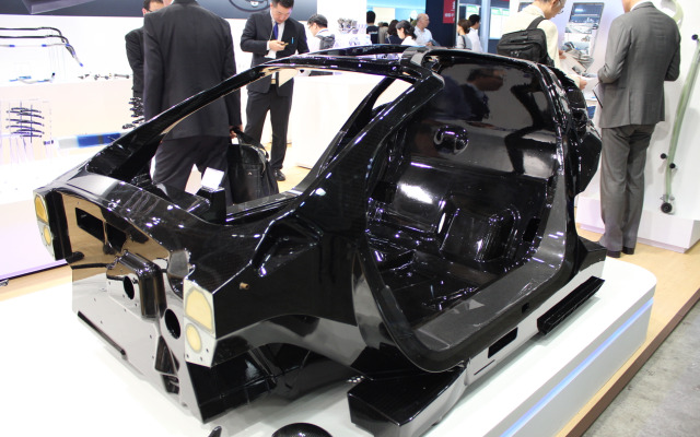 VW XL1のカーボンモノコック。