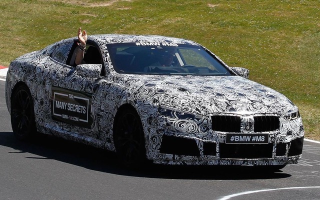 BMW M8の開発プロトタイプ車