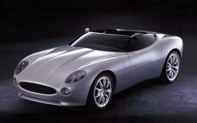 【フランクフルトショー2001出品車】ジャガー『Fタイプ』はミッドシップで量産化
